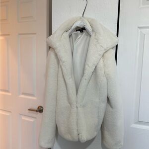 Elegant White Faux Fur Women's Coat